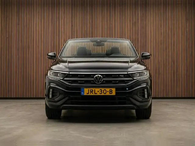 Volkswagen T-Roc view 2