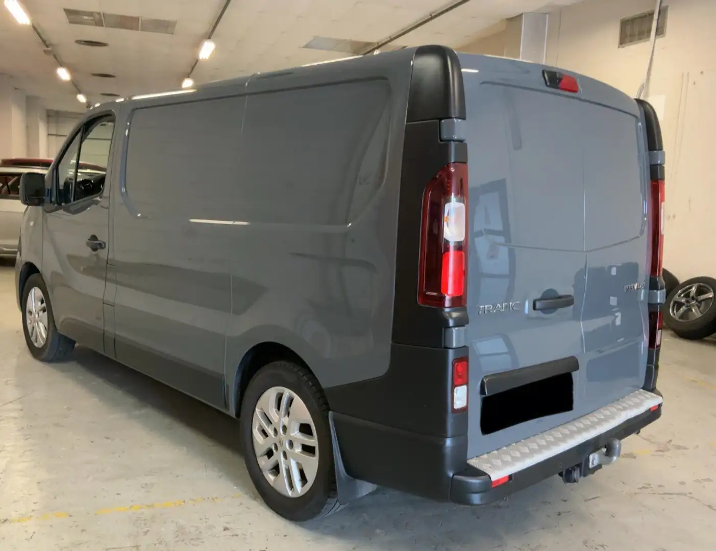 Renault Trafic 2.0dCi 170CV TVAC 3PL BOITE AUTO L1-H1 GPS LED Gris - 2