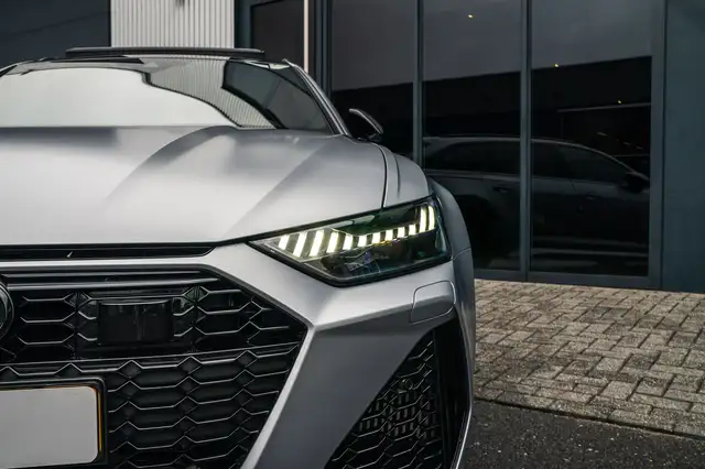 Audi RS6 view 13