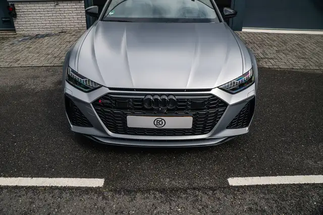 Audi RS6 view 9