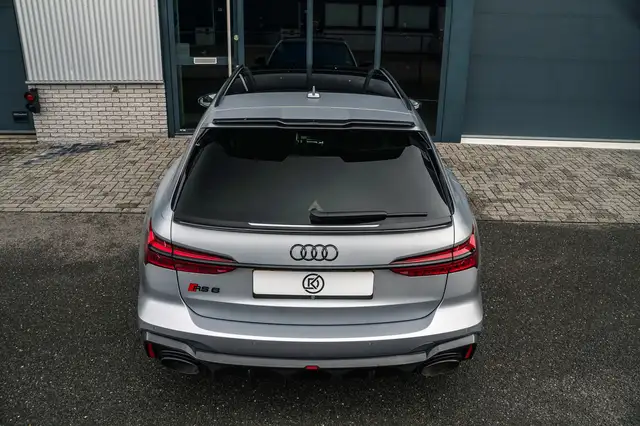 Audi RS6 view 12