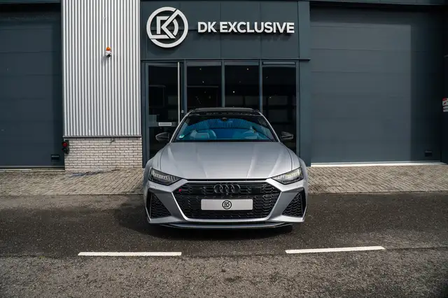 Audi RS6 view 8