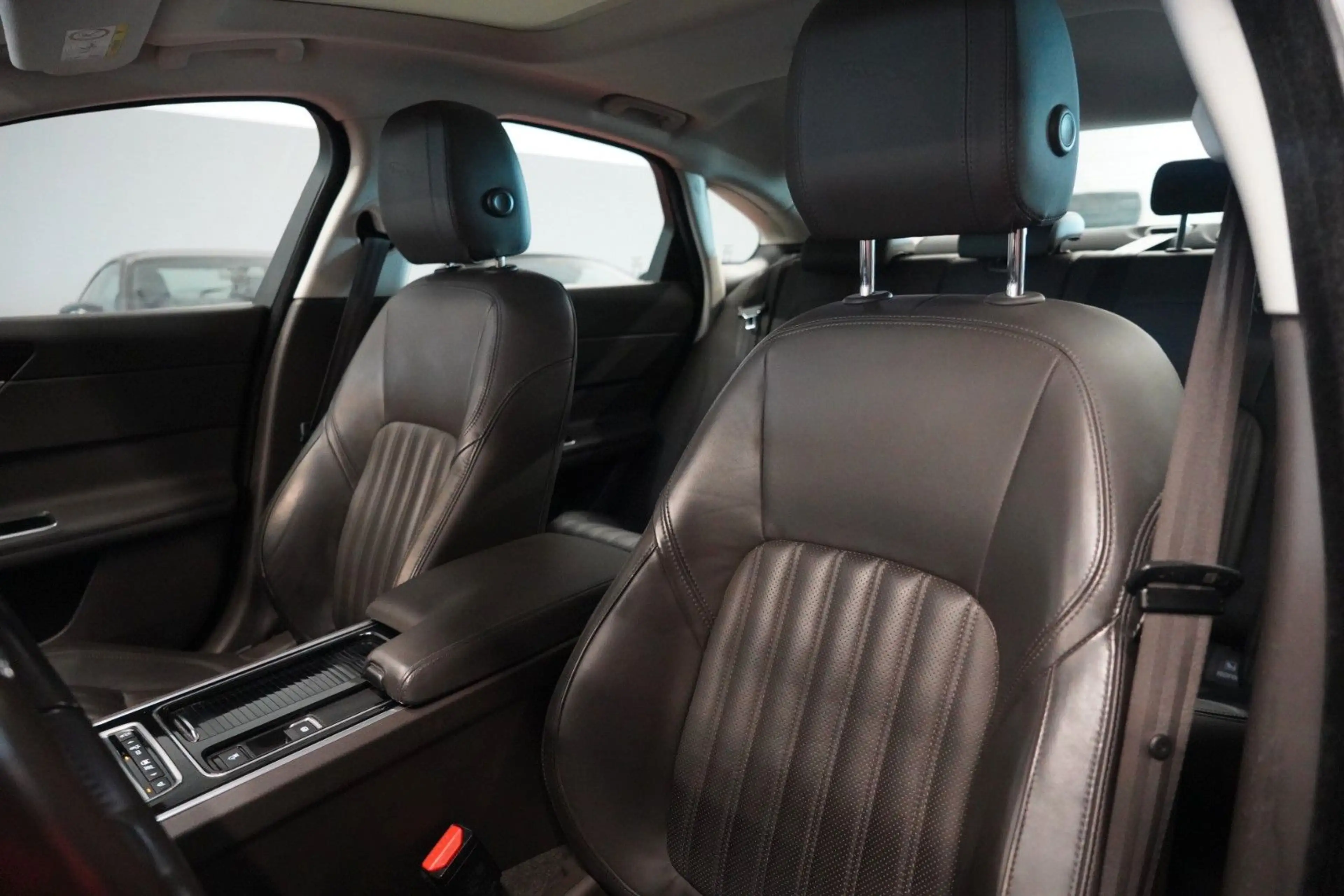 Jaguar XF 2.0d Aut. Lim. *Unfallfrei*Keyless-Go*Head-Up — photo 15