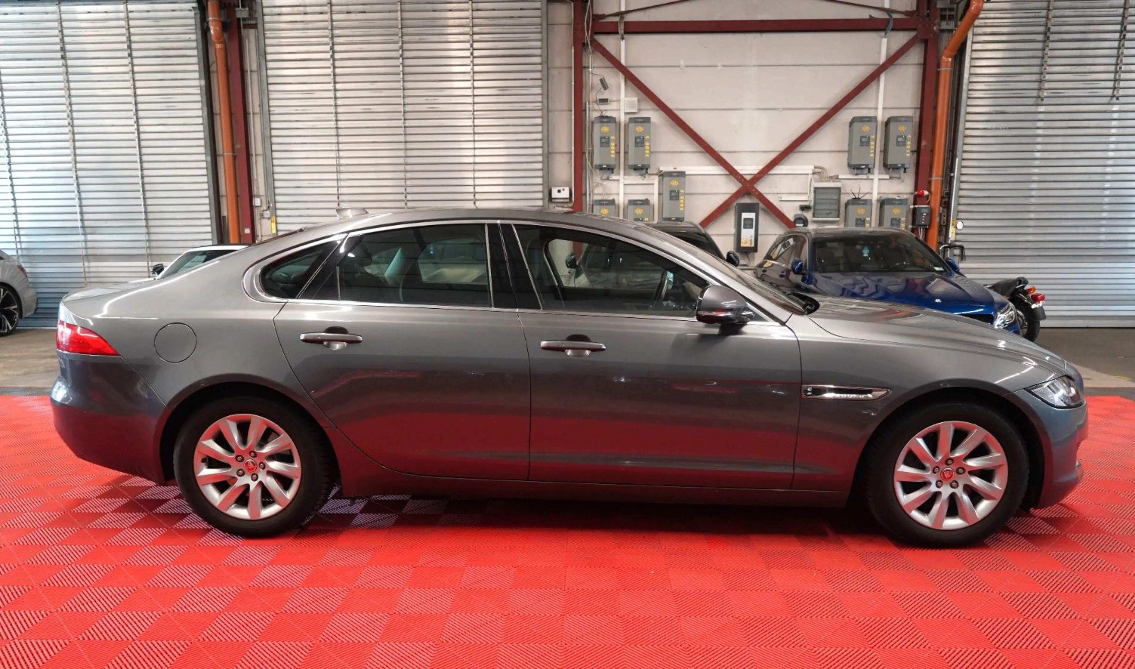 Jaguar XF 2.0d Aut. Lim. *Unfallfrei*Keyless-Go*Head-Up — photo 4