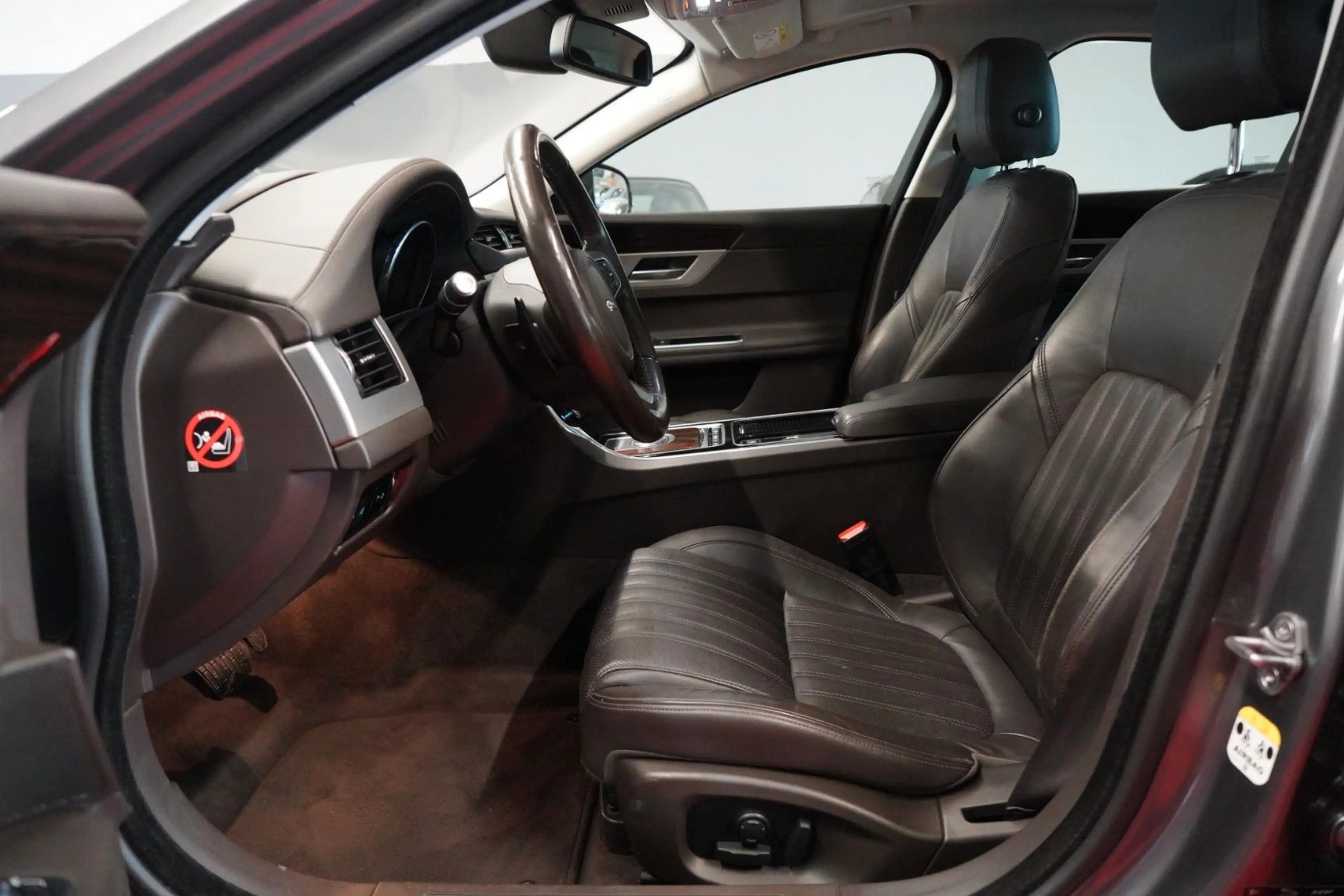 Jaguar XF 2.0d Aut. Lim. *Unfallfrei*Keyless-Go*Head-Up — photo 14