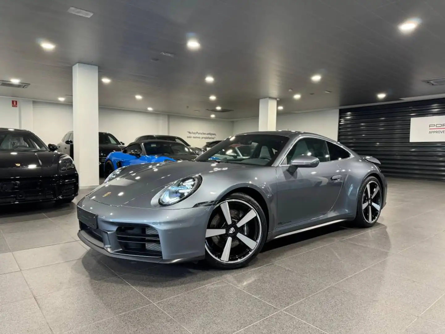 Porsche 992 Carrera Gris - 1