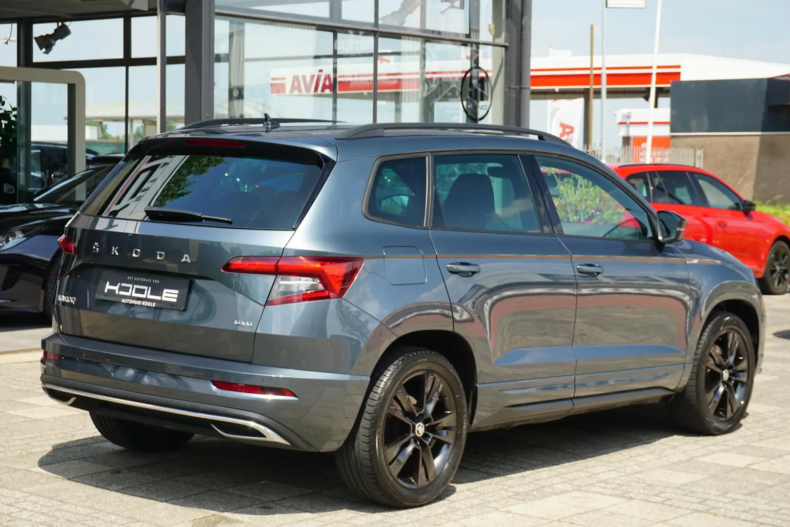 Skoda Karoq 2.0 TSI 4x4 Sportline Business Grijs - 2