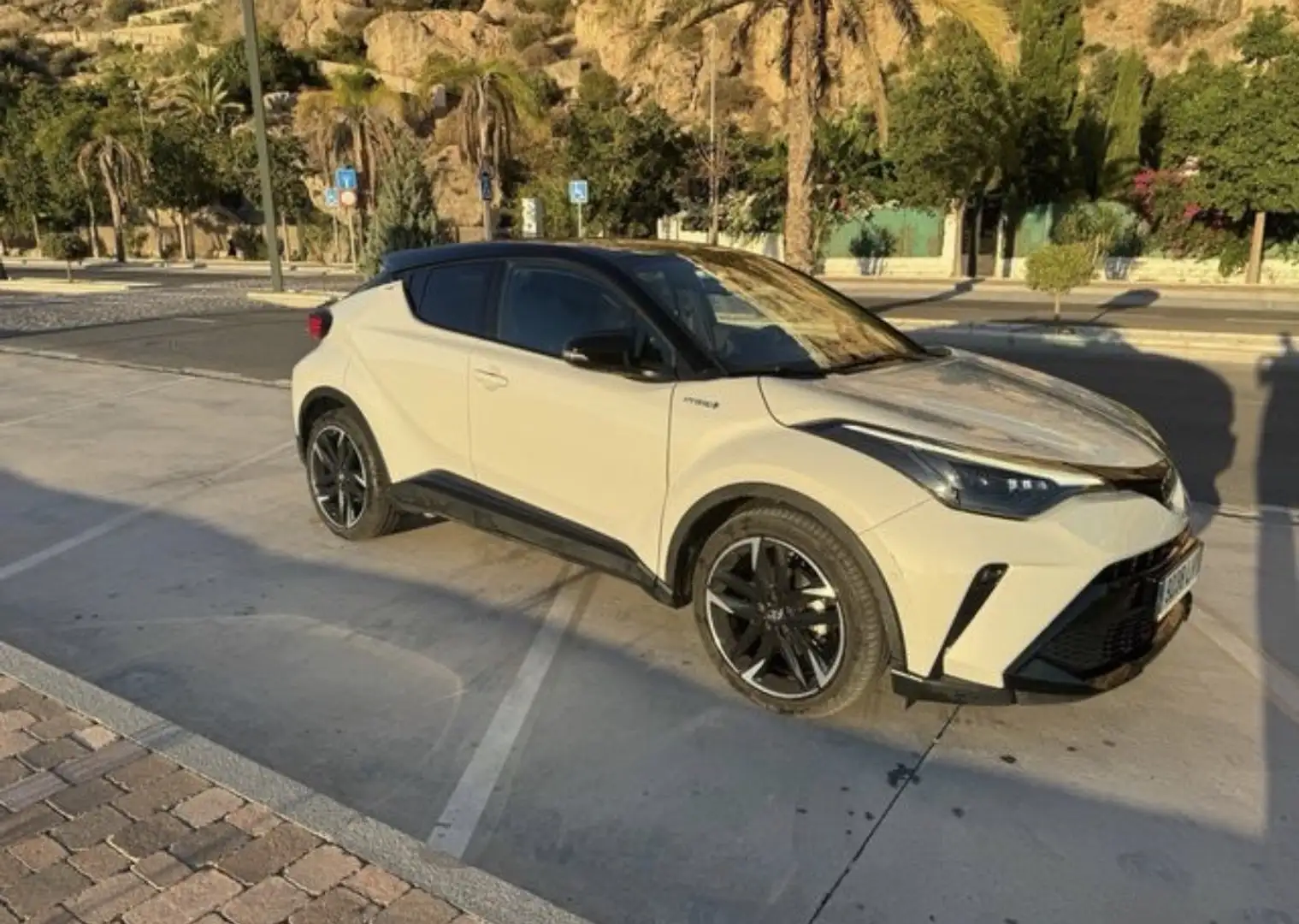 Toyota C-HR 180H GR Sport - 1
