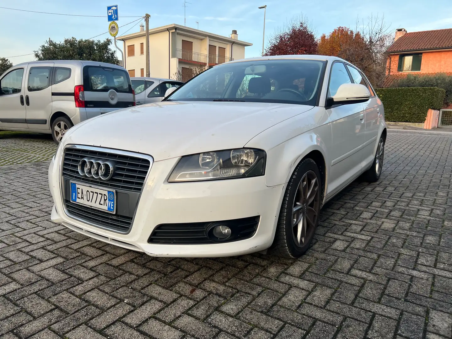 Audi A3 A3 II Sportback 1.4 tfsi Ambition Blanc - 1