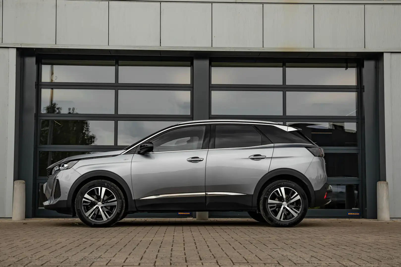 Peugeot 3008 GT | 130pk MT | Camera | Navi. | Zetelverw. | D... Szürke - 2