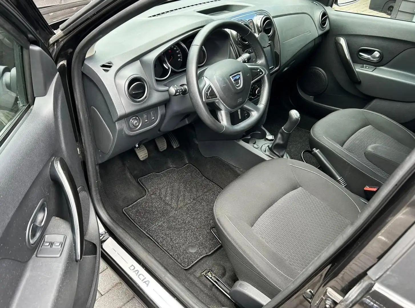 Dacia Logan MCV 0.9 TCe Laureate - LPG-G3 - Airco - Cr. Contro Zwart - 2