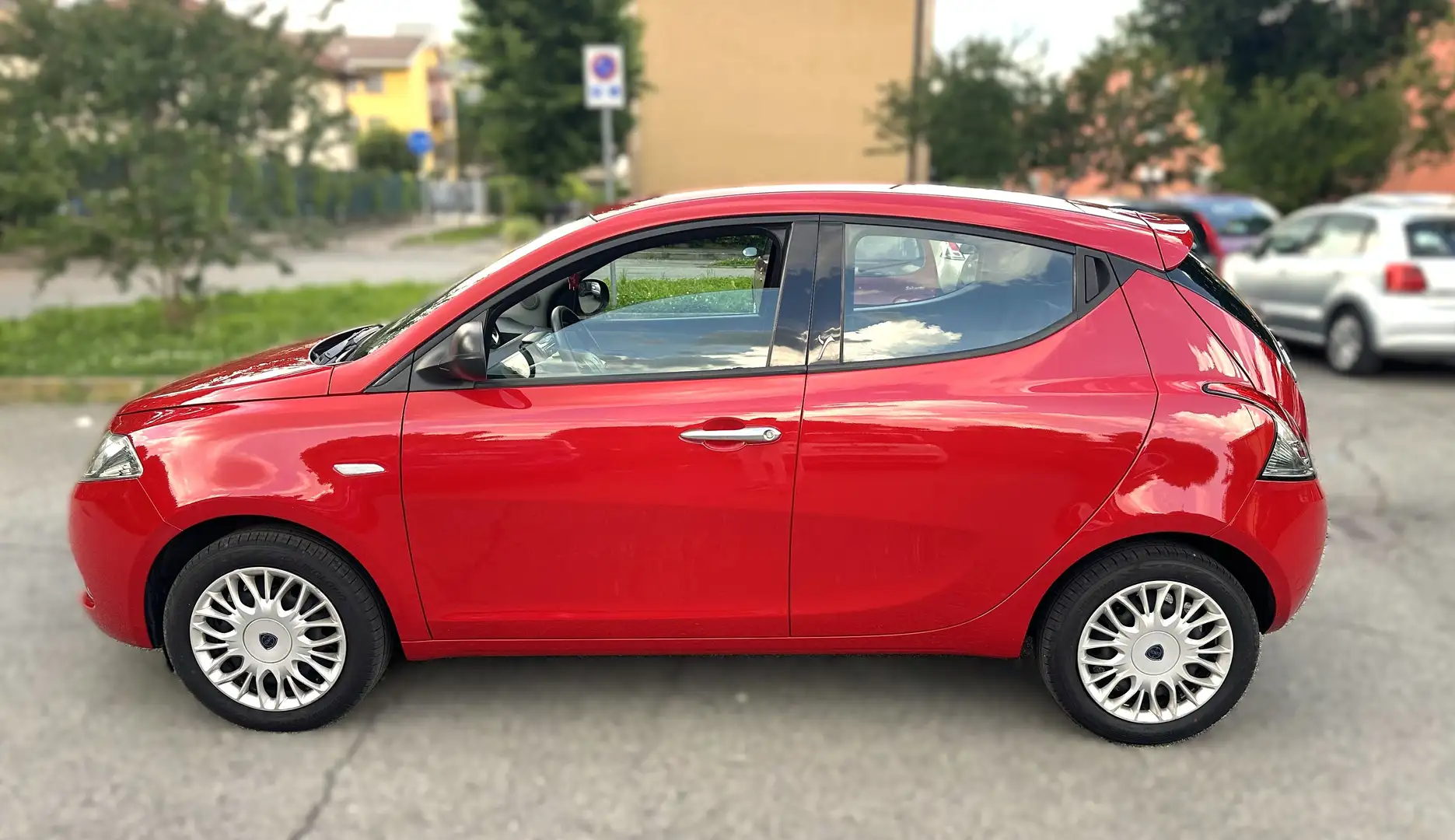 Lancia Ypsilon Ypsilon 1.2 Silver 69cv Rosso - 2