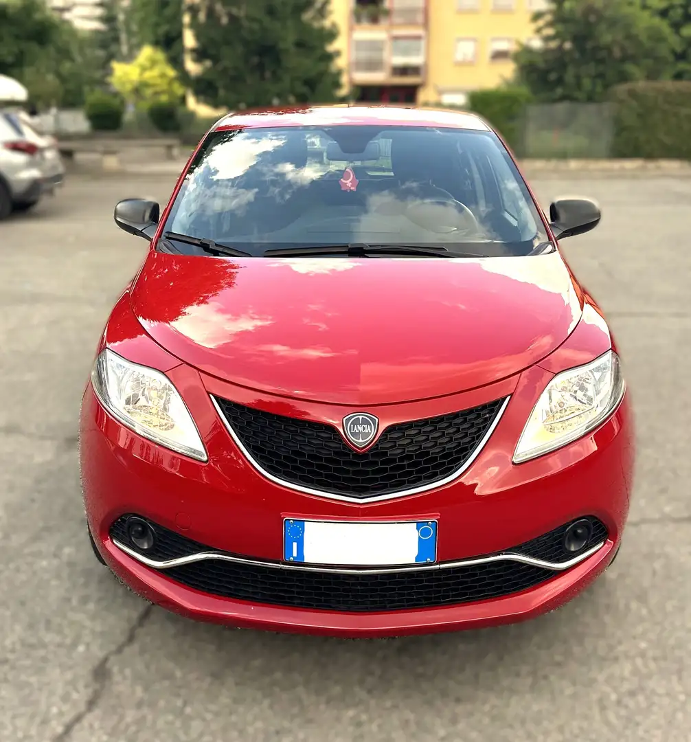 Lancia Ypsilon Ypsilon 1.2 Silver 69cv Rosso - 1