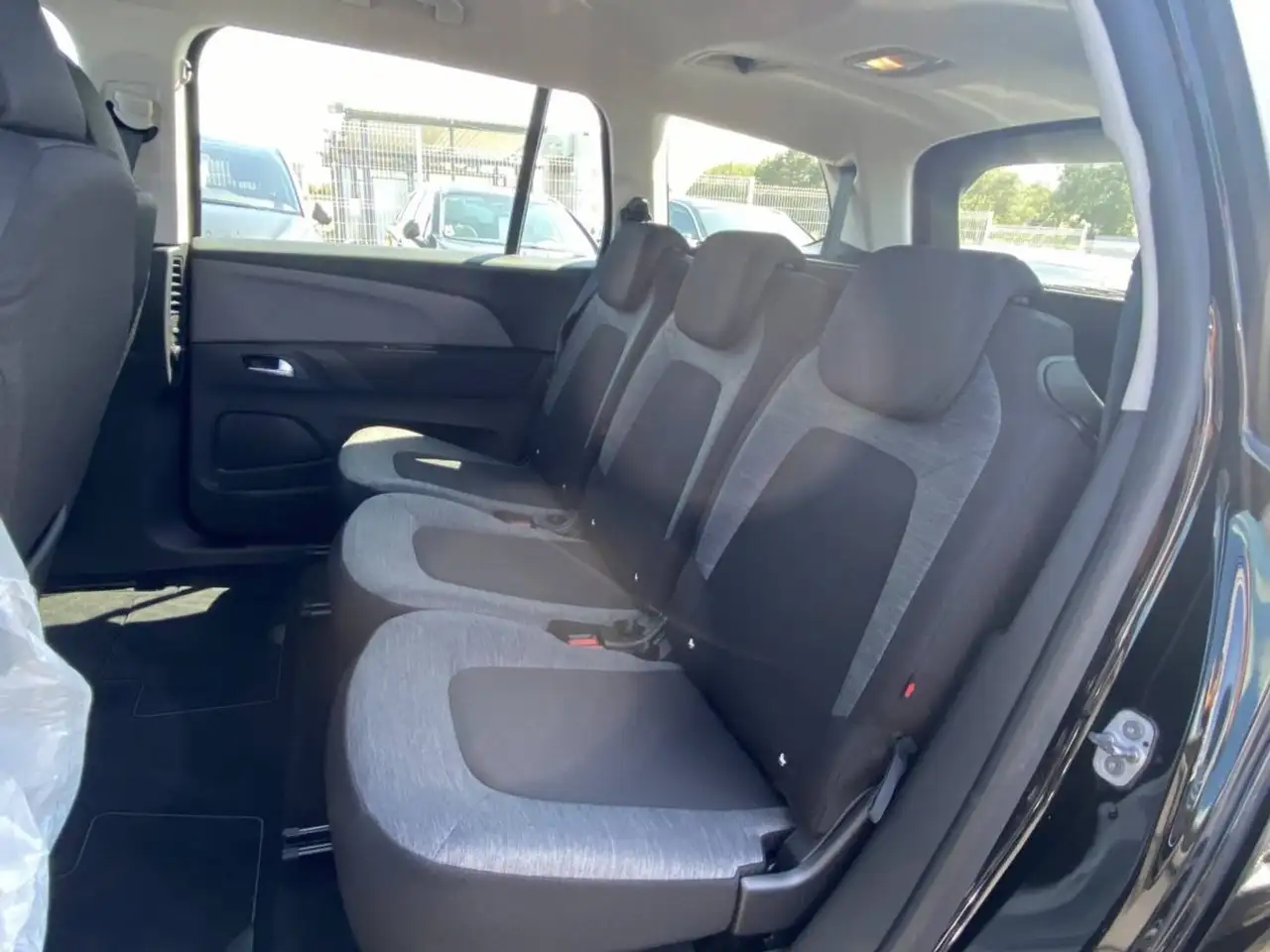 Citroen C4 e-C4 — photo 5