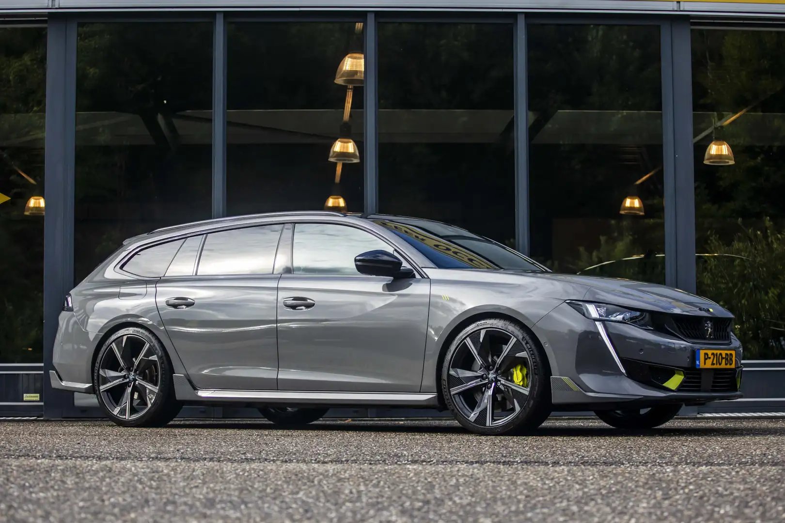 Peugeot 508 SW 1.6 HYbrid Peugeot Sport Engineered Grijs - 1
