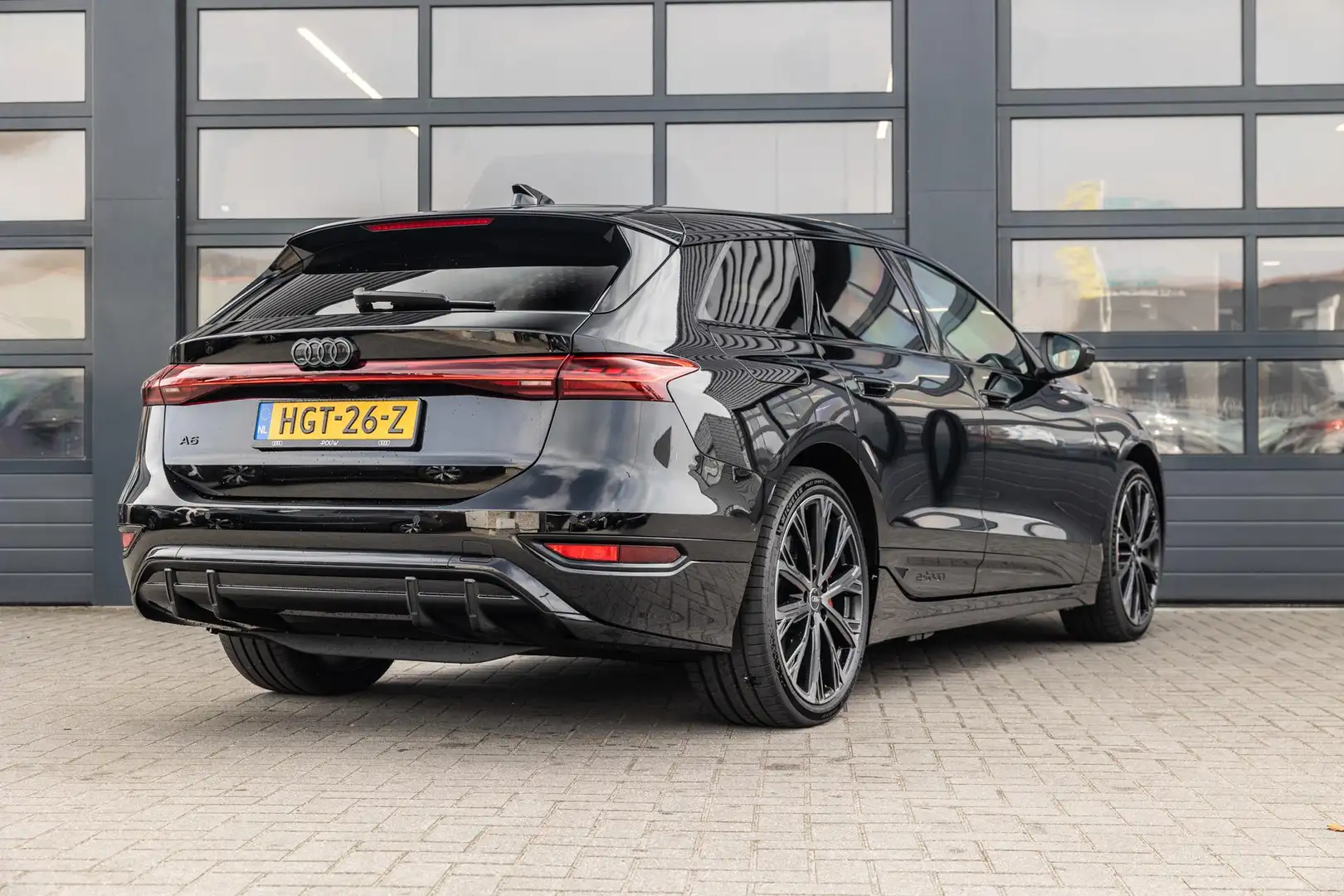 Audi A6 Avant e-tron 367pk S Edition performance 100 kWh | Zwart - 2