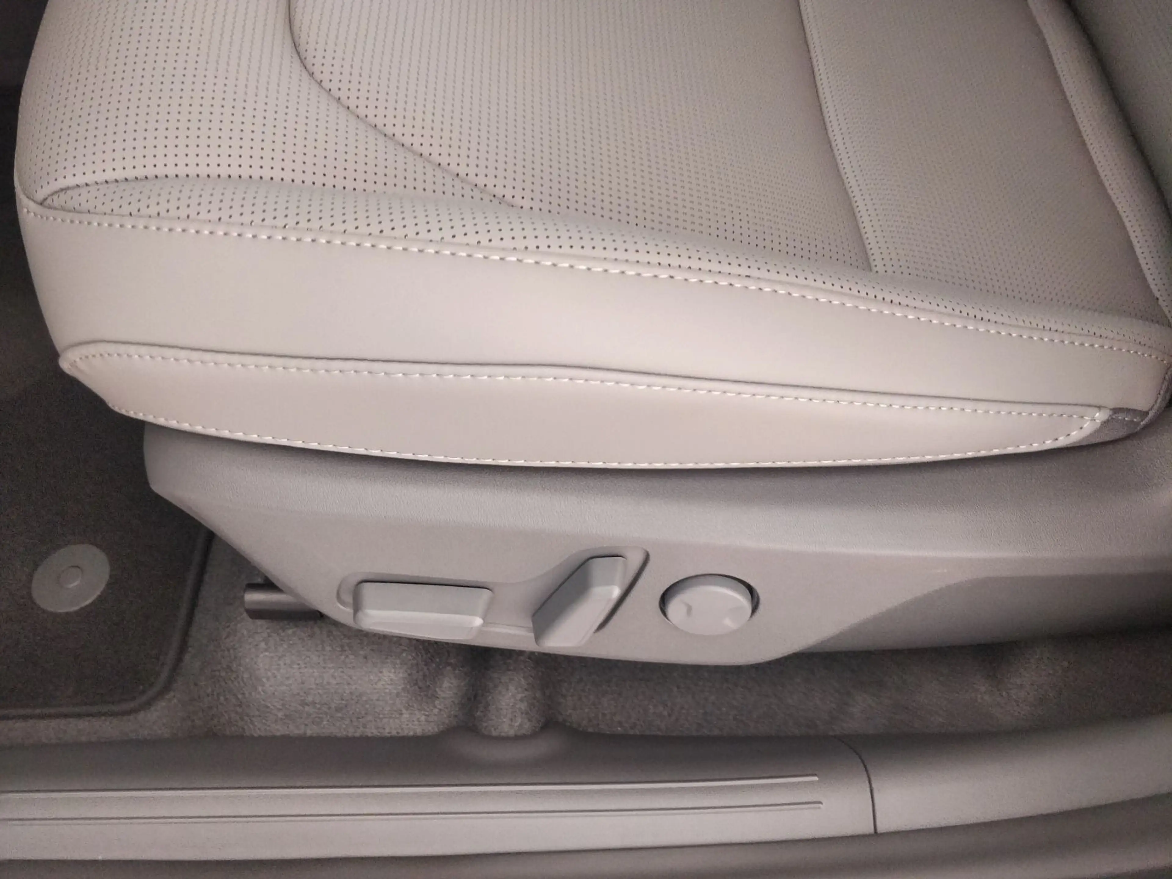 Kia EV3 81,4 Earth 204PS Sofort verfügbar WÄRME AHK — photo 9