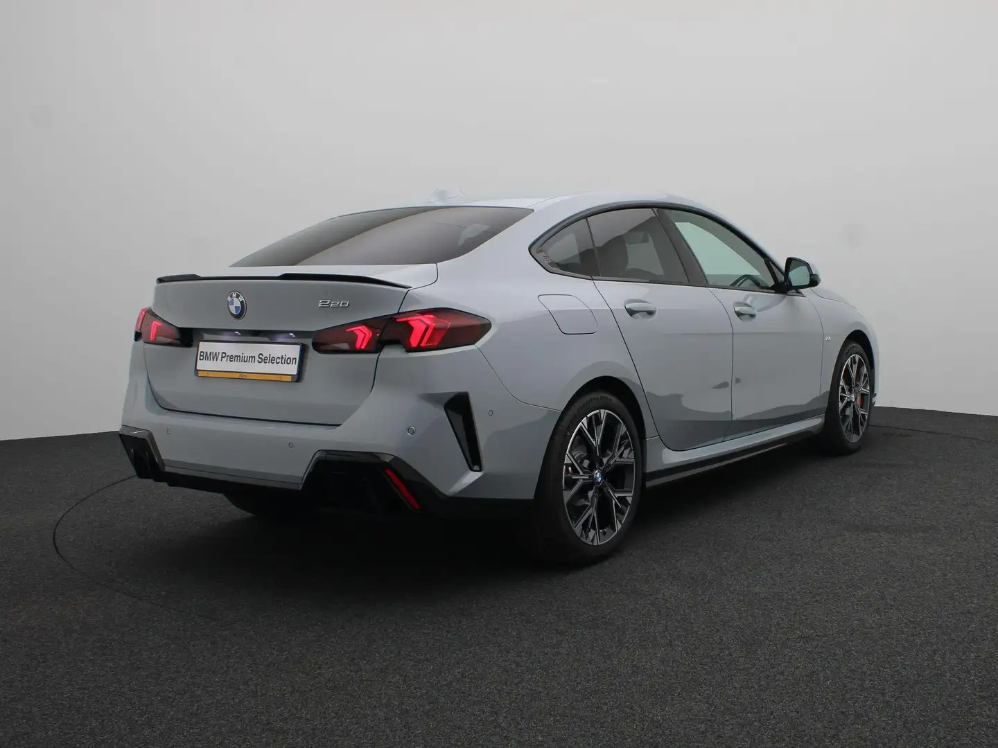 BMW 220 2 Serie Gran Coupé M Sportpakket Pro | Premium Pac Grijs - 2