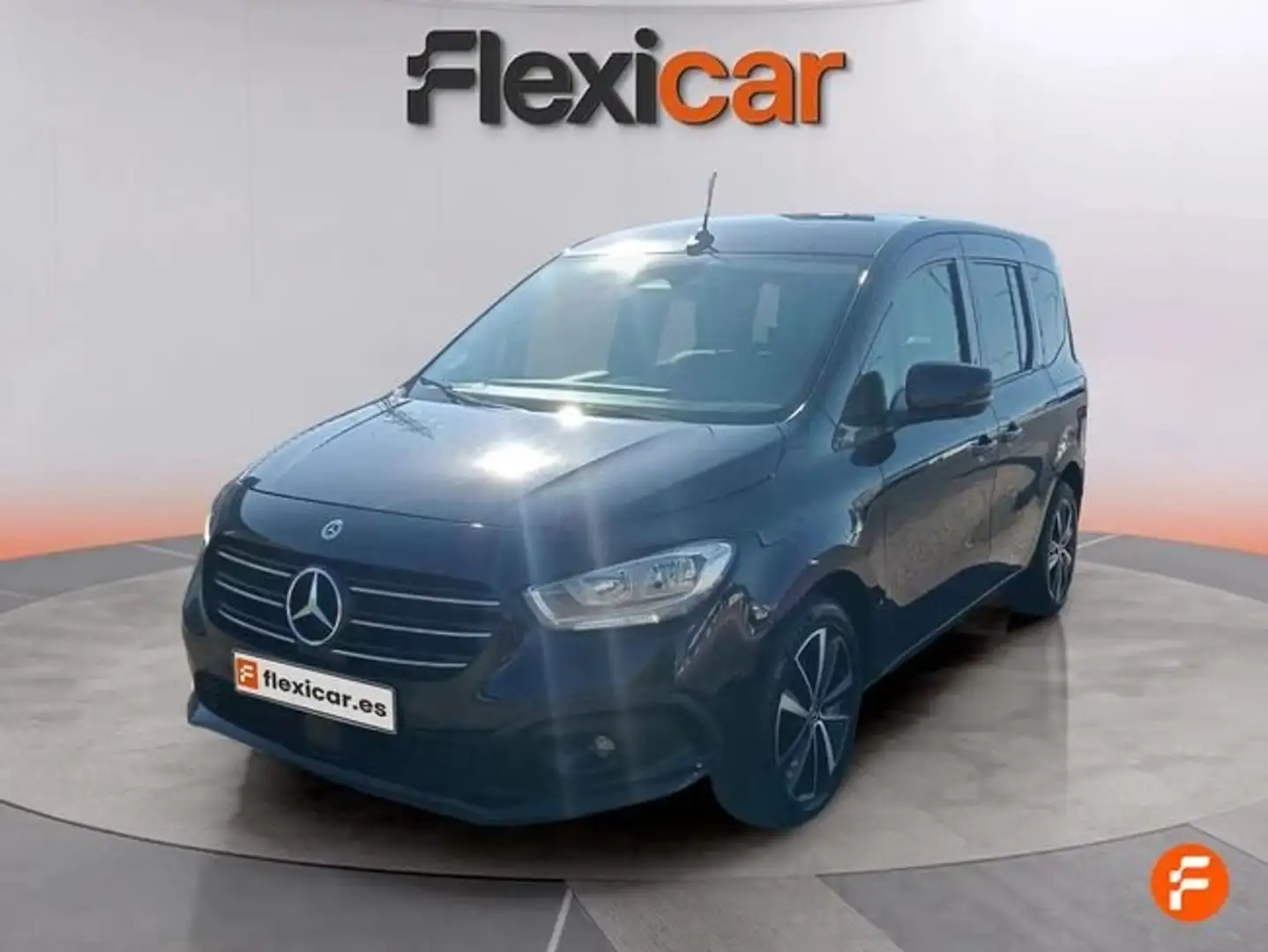 Mercedes-Benz Clase T 180 d - 5P (2023) Negro - 2