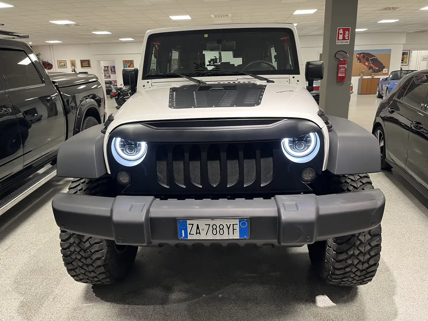 Jeep Wrangler Unlimited 3.8L V6 Sport auto Wit - 2