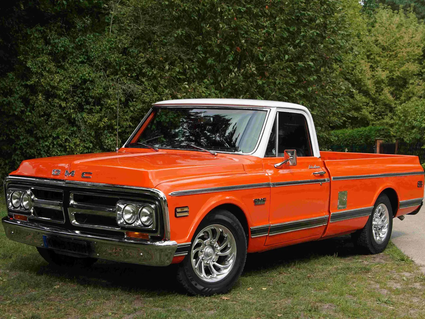 GMC Portocaliu - 1
