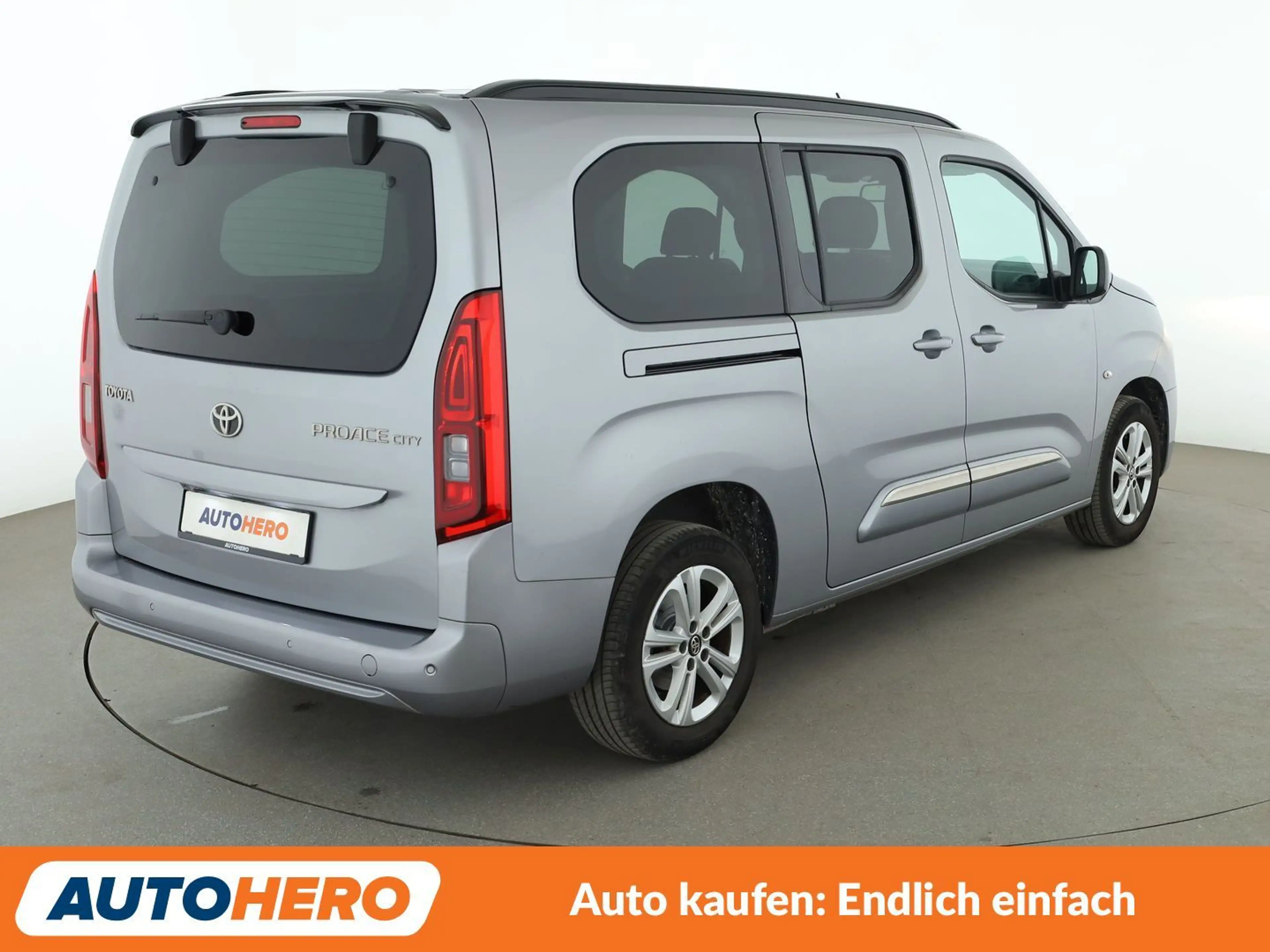 Toyota Proace City 1.5 D-4D L2 Team D*NAVI*TEMPO*CAM*PDC*SHZ* — photo 6