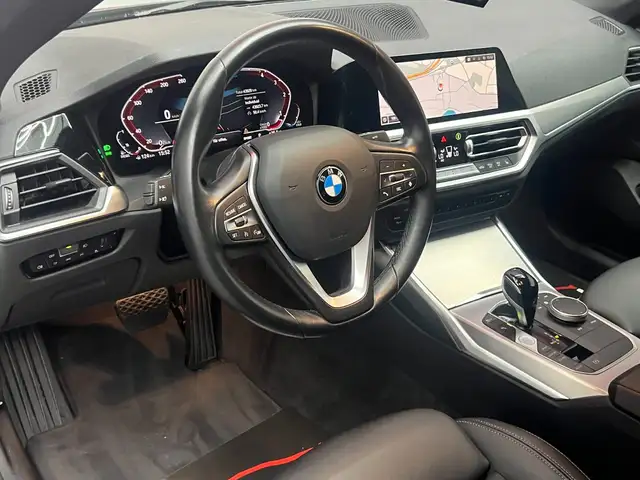BMW 4 Series view 8