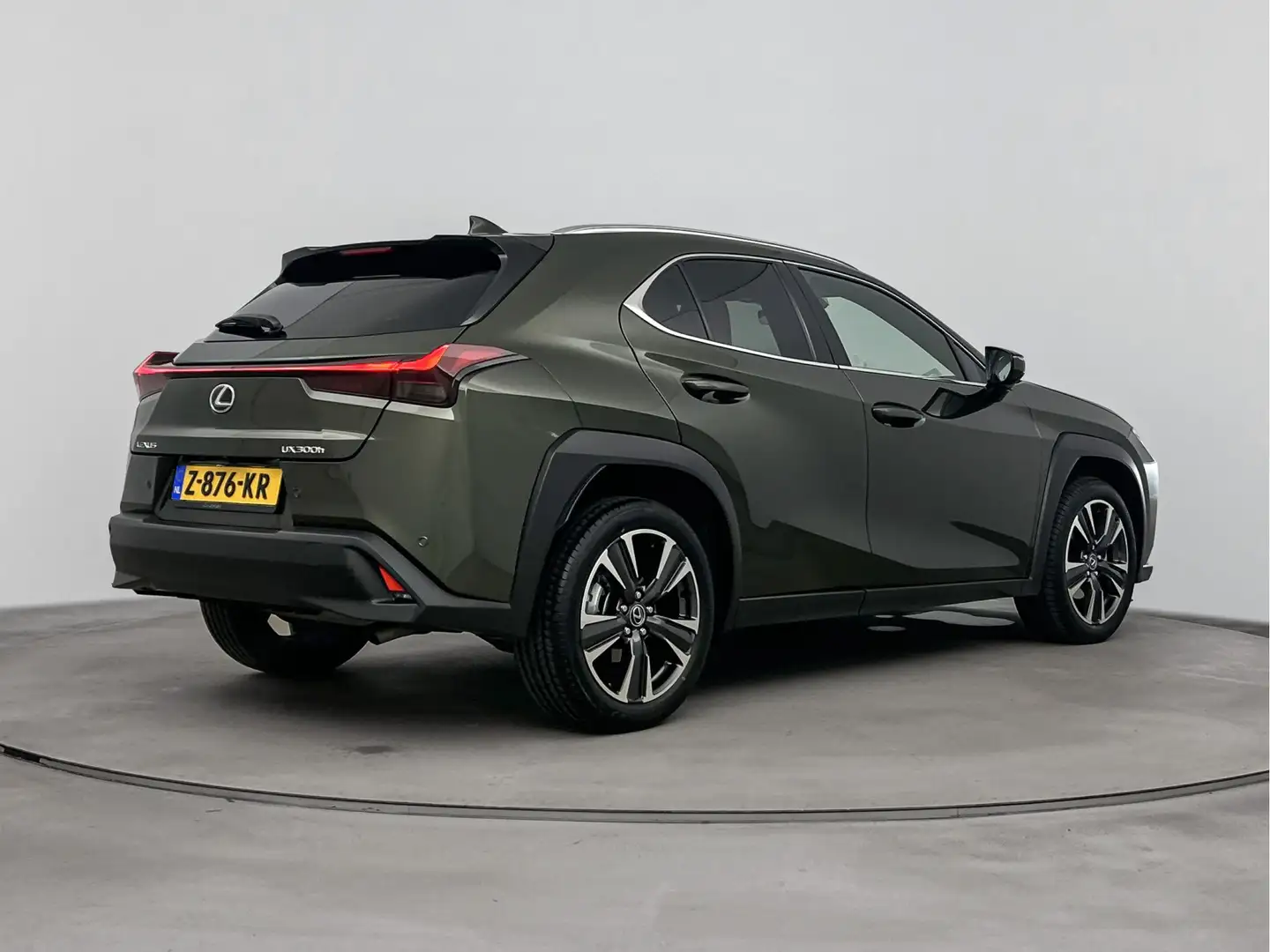 Lexus UX 300h Luxury Line | Head-Up Display | Carplay | Stoel & Vert - 2