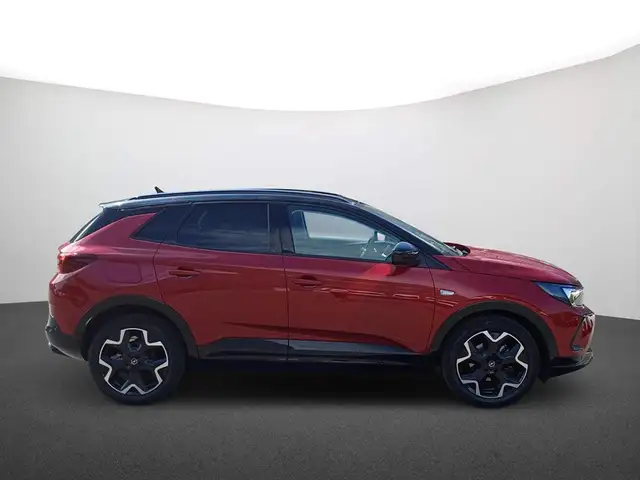 Opel Grandland view 4