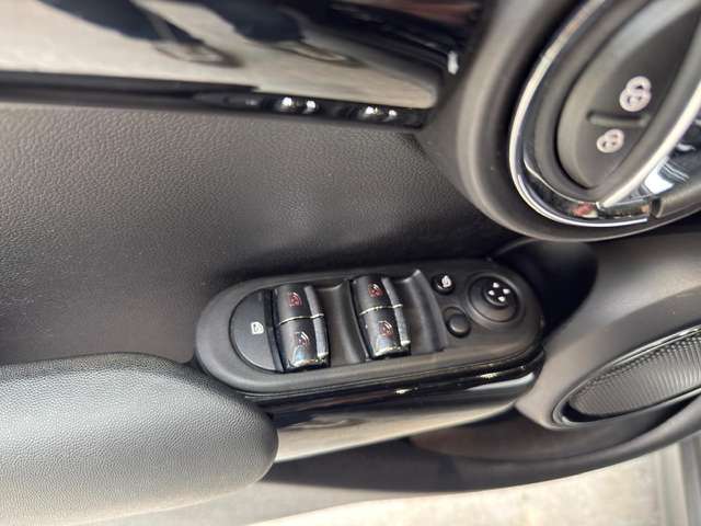 MINI One — photo 18