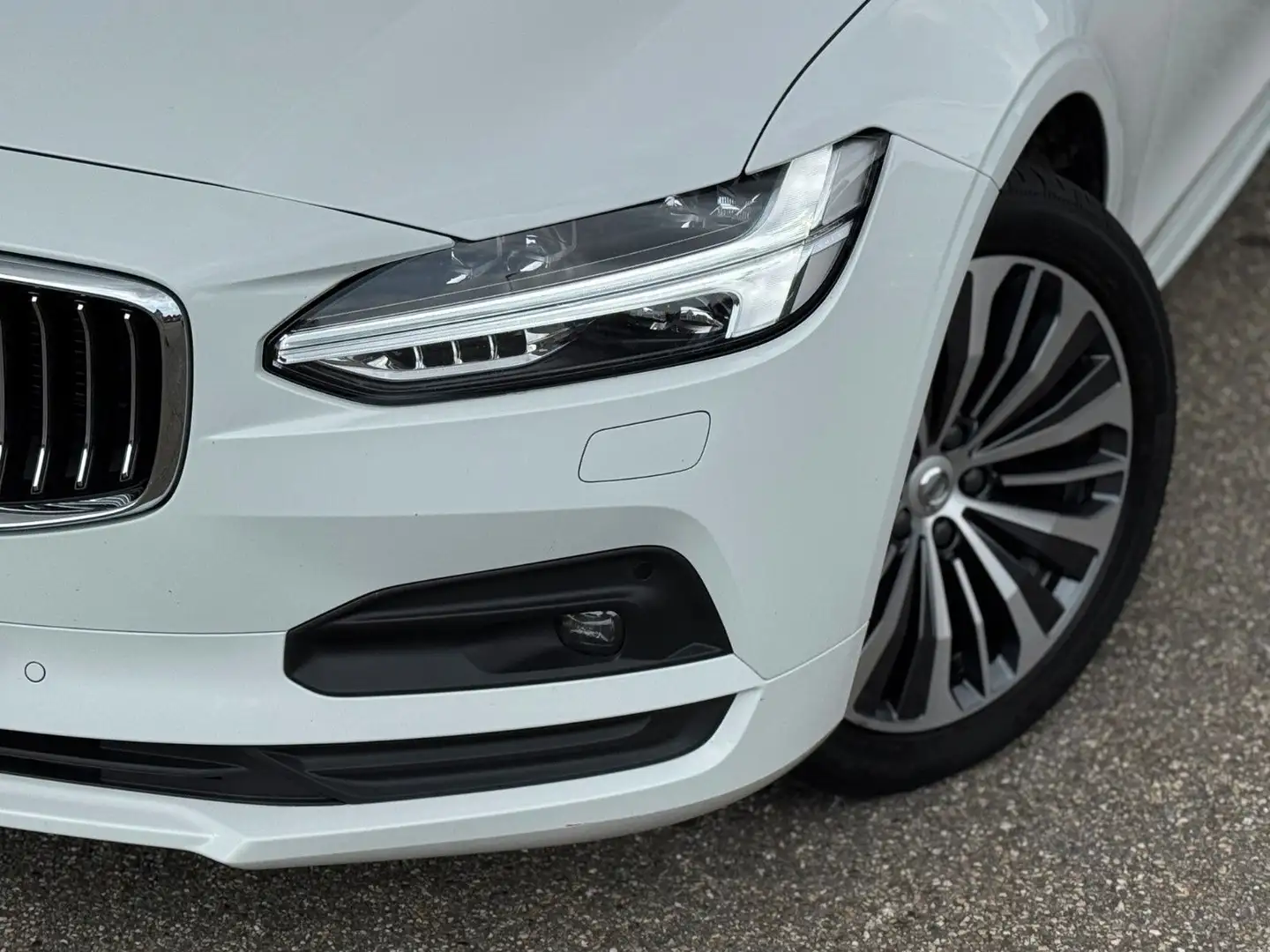 Volvo V90 B4 D Geartronic MomentumPro ACC|LED|PANO|AHK Alb - 2