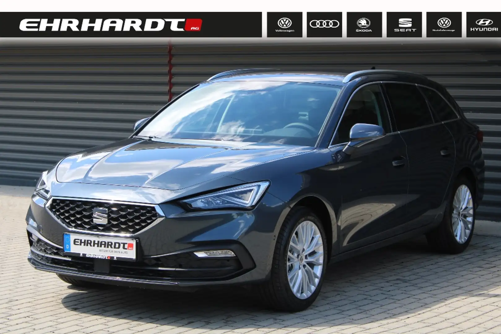 SEAT Leon Sportstourer 1.5 TSI Xcellence AHK*VOLL-LED*NAV... Grau - 1