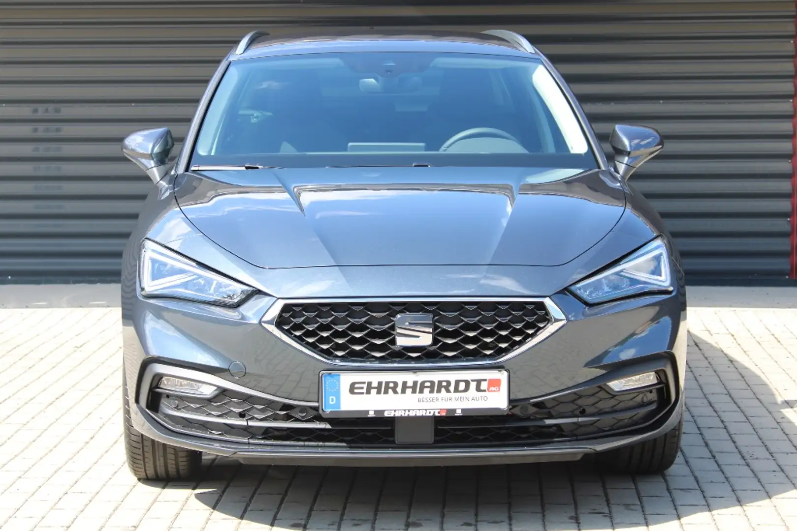 SEAT Leon Sportstourer 1.5 TSI Xcellence AHK*VOLL-LED*NAV... Grau - 2