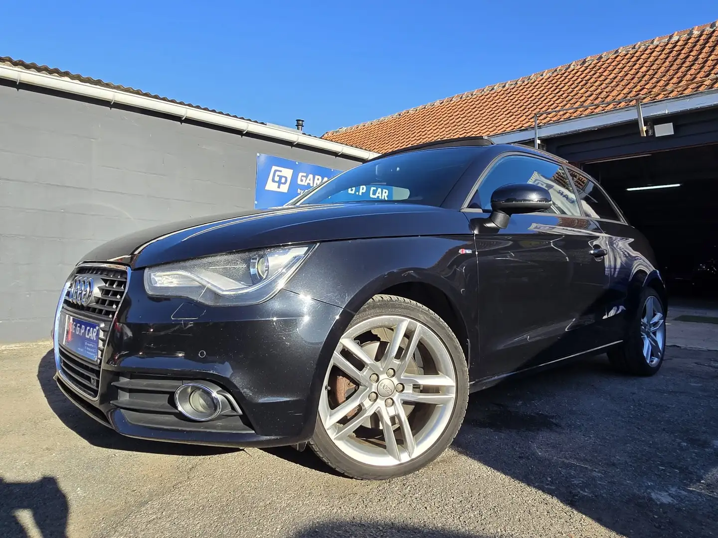 Audi A1 1.4 TFSI Ambition S line S tronic Zwart - 1