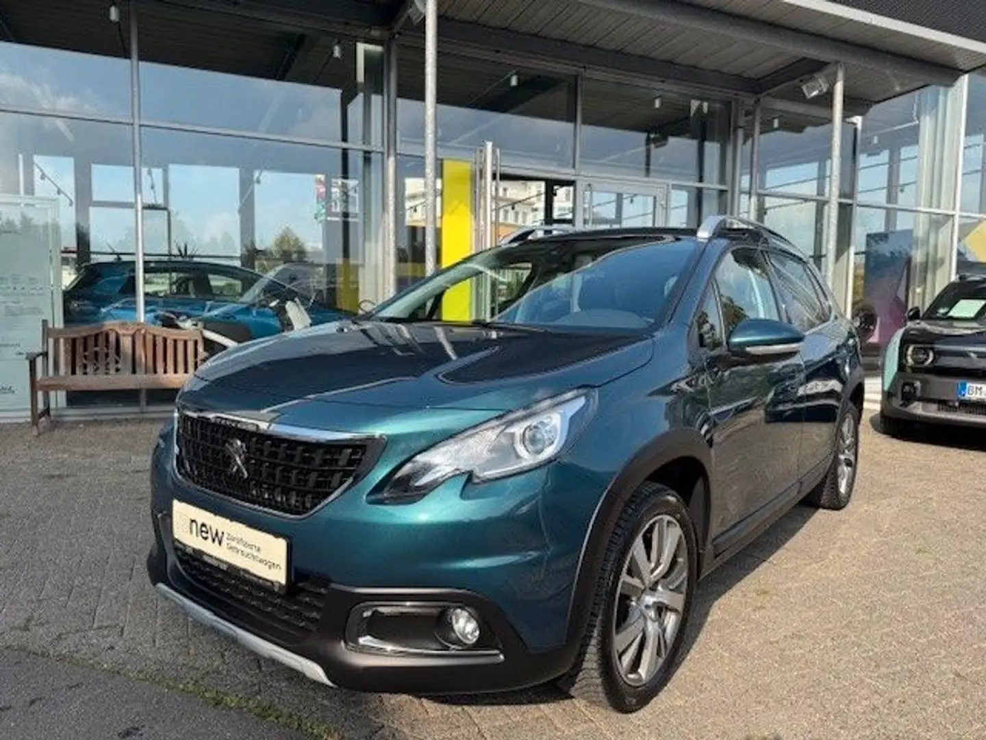 Peugeot 2008 Allure PureTech 110 Stop&Start Bleu - 1