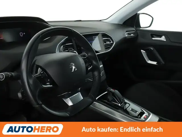 Peugeot 308 view 11