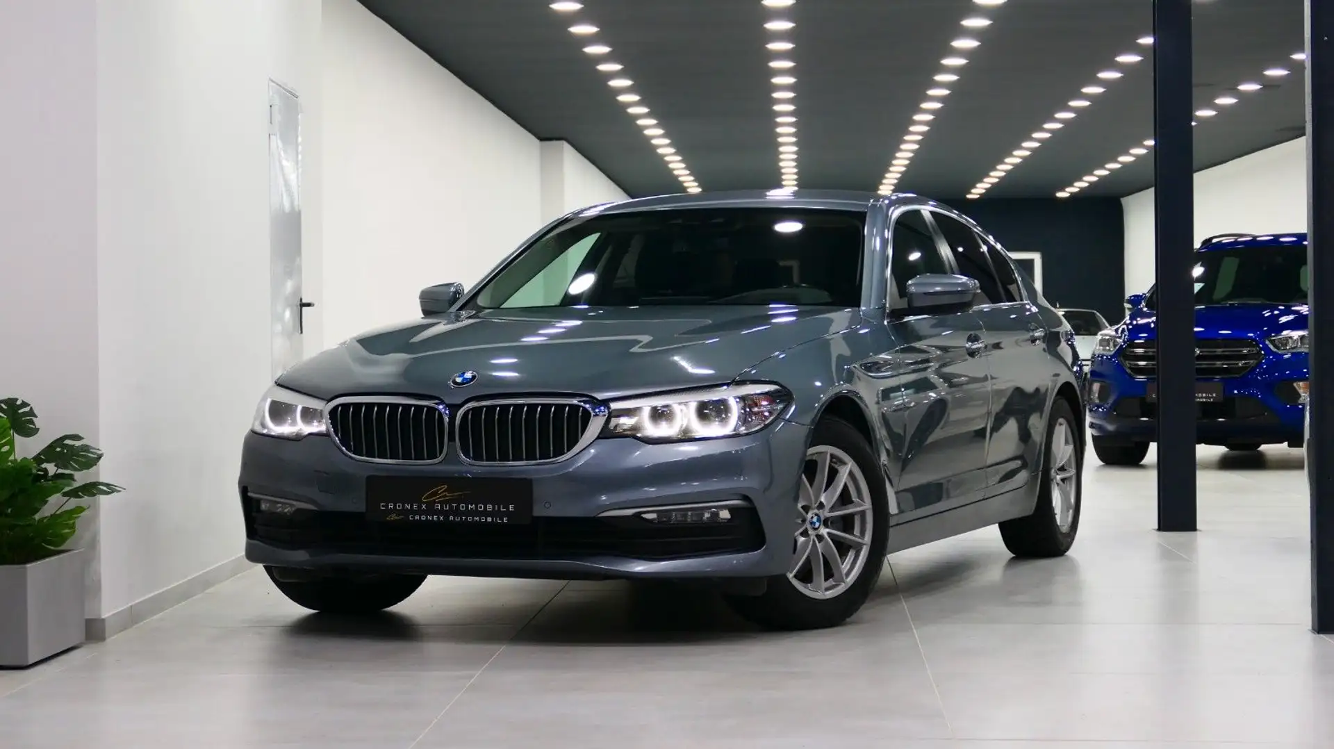 BMW 520 d Limousine*HuD*DA*PA*LED*DAB*RFK*LMR*Ambient Azul - 1