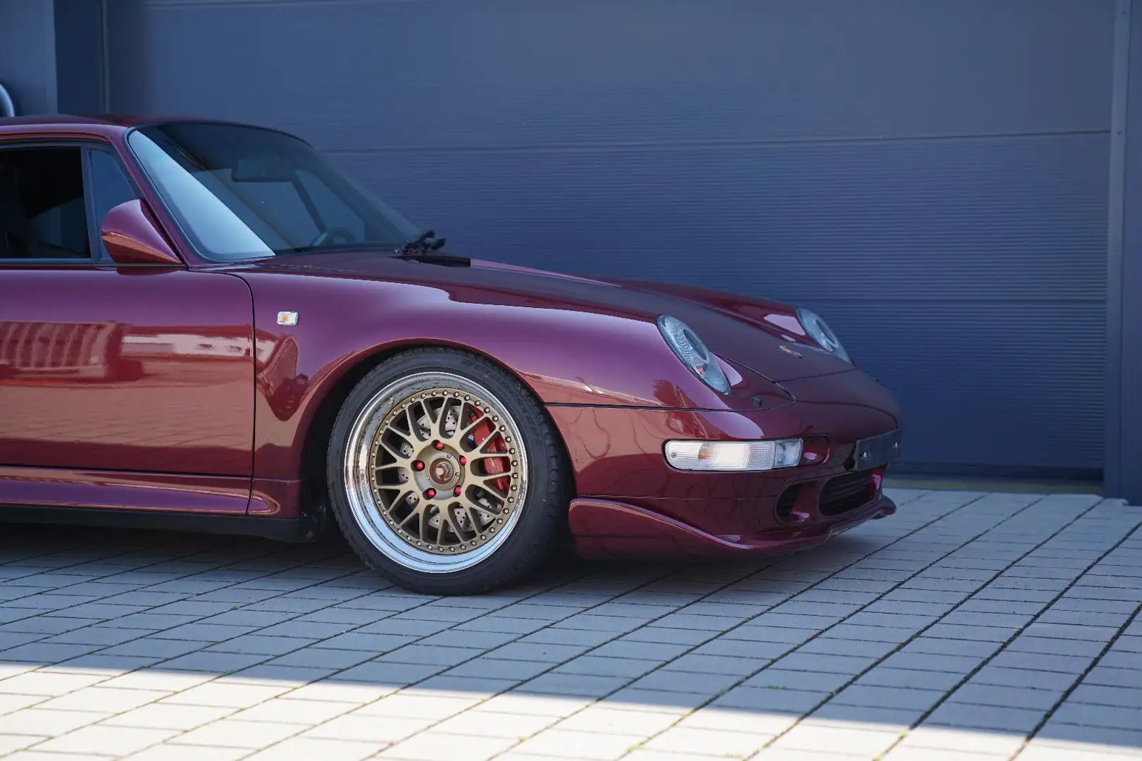 Porsche 993 Turbo  Coupe Rood - 2