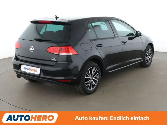 Volkswagen Golf view 6