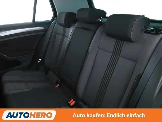 Volkswagen Golf view 14