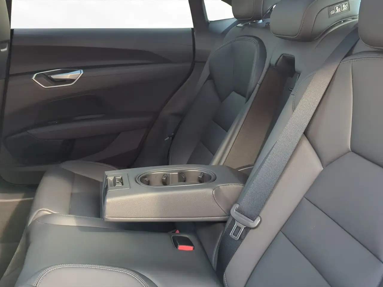 Audi e-tron GT Pano Matrix 5