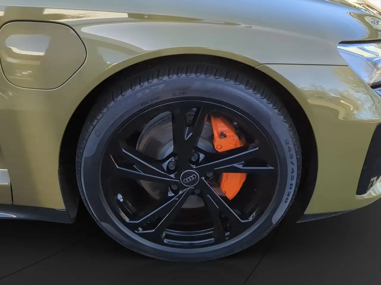 Audi e-tron GT Pano Matrix 13