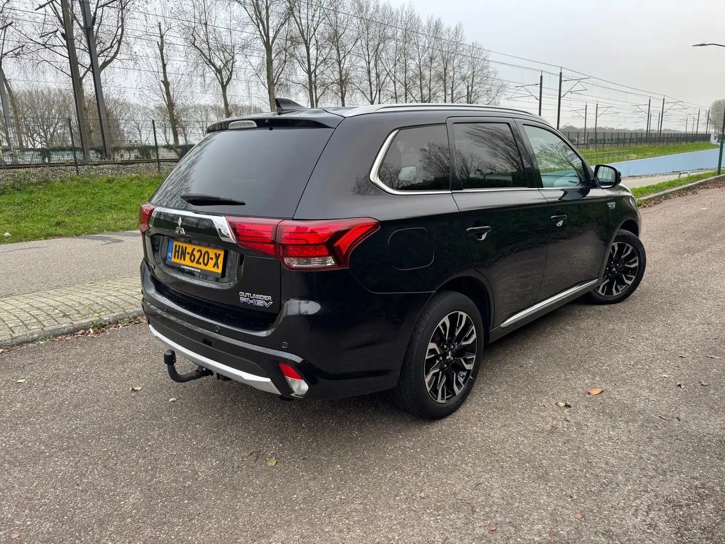 Mitsubishi Outlander 2.0 PHEV Executive Edition Noir - 2