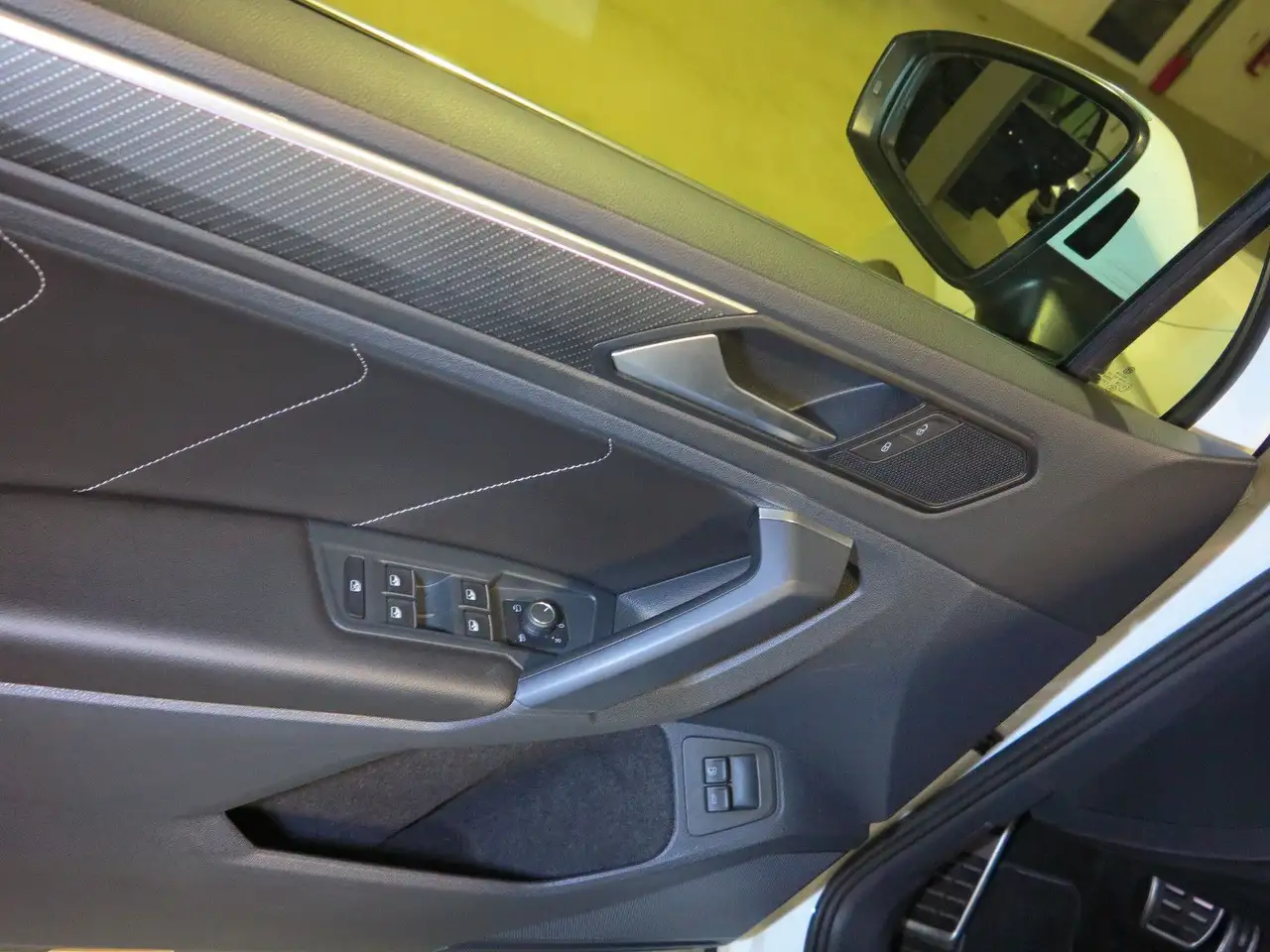 Volkswagen Tiguan 1.4 eHybrid OPF DSG R-Line AHK Navi ACC, миниатюра 24