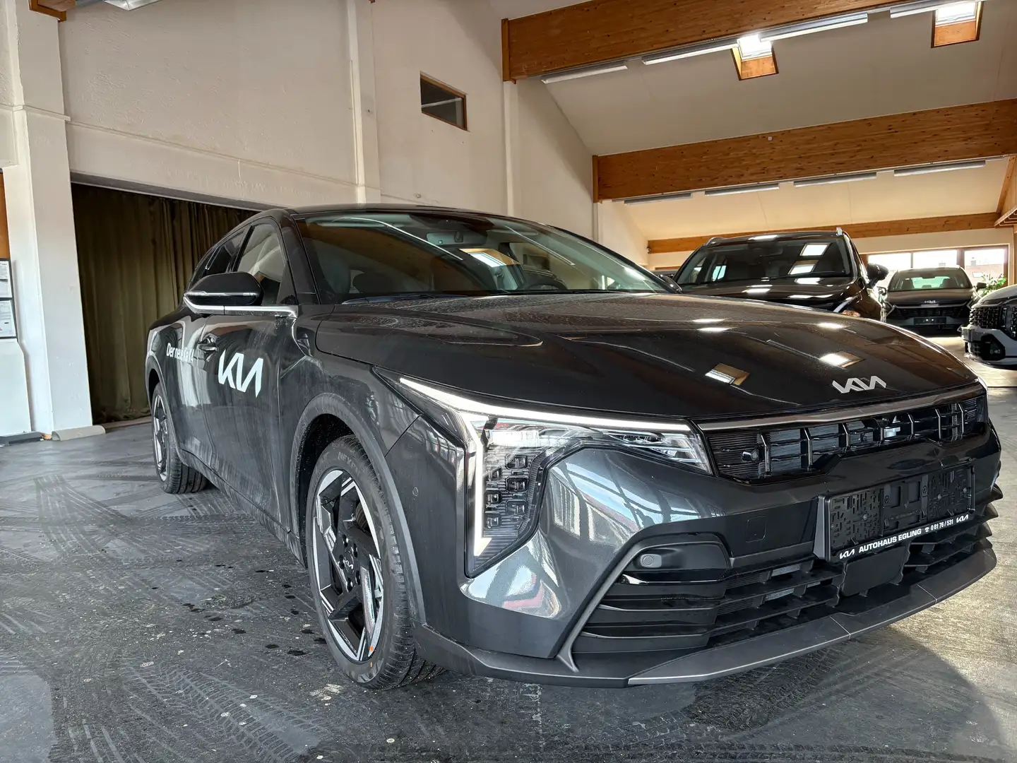 Kia K4 Spirit Vorführwagen Schwarz - 2