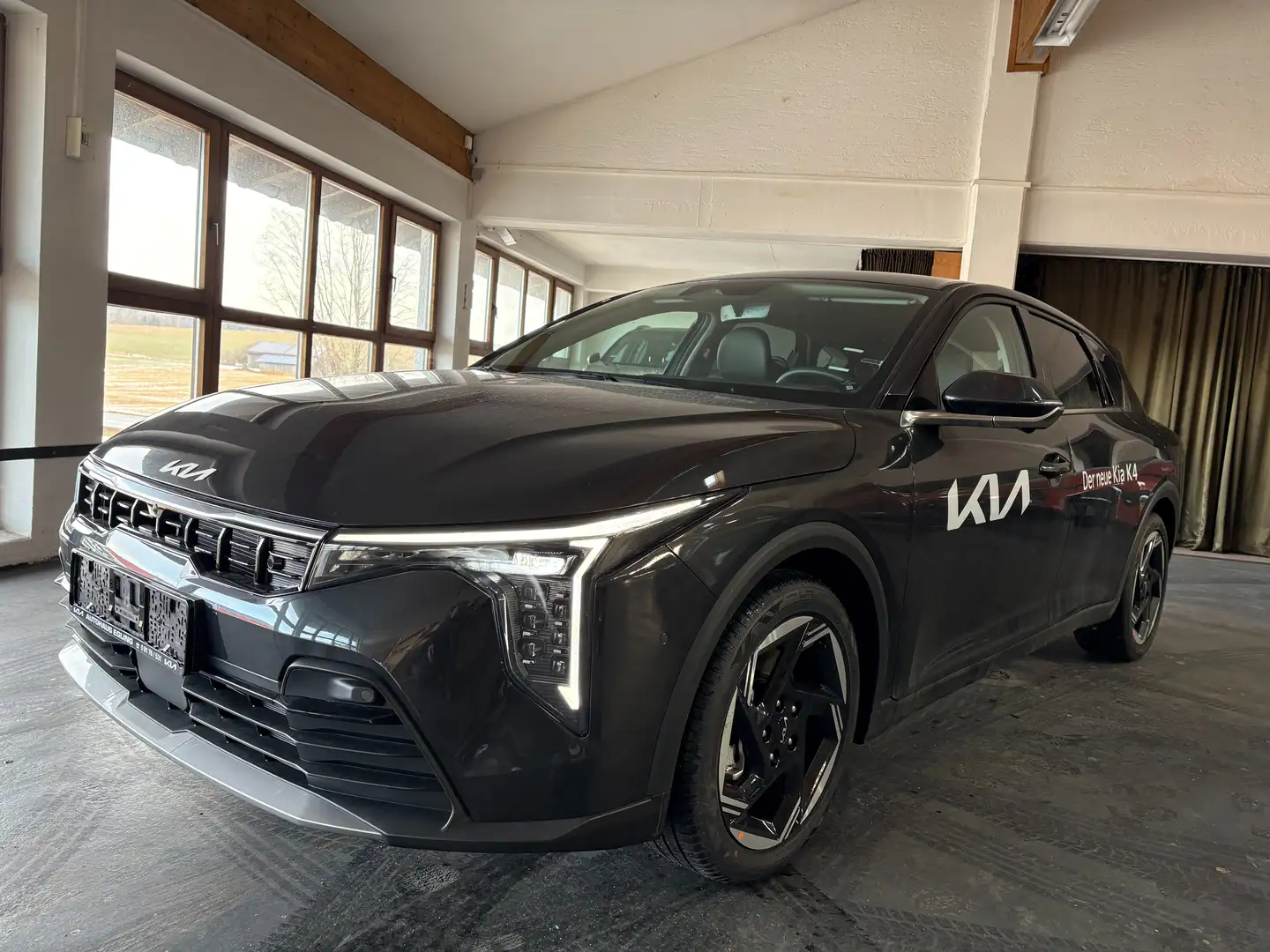 Kia K4 Spirit Vorführwagen Schwarz - 1