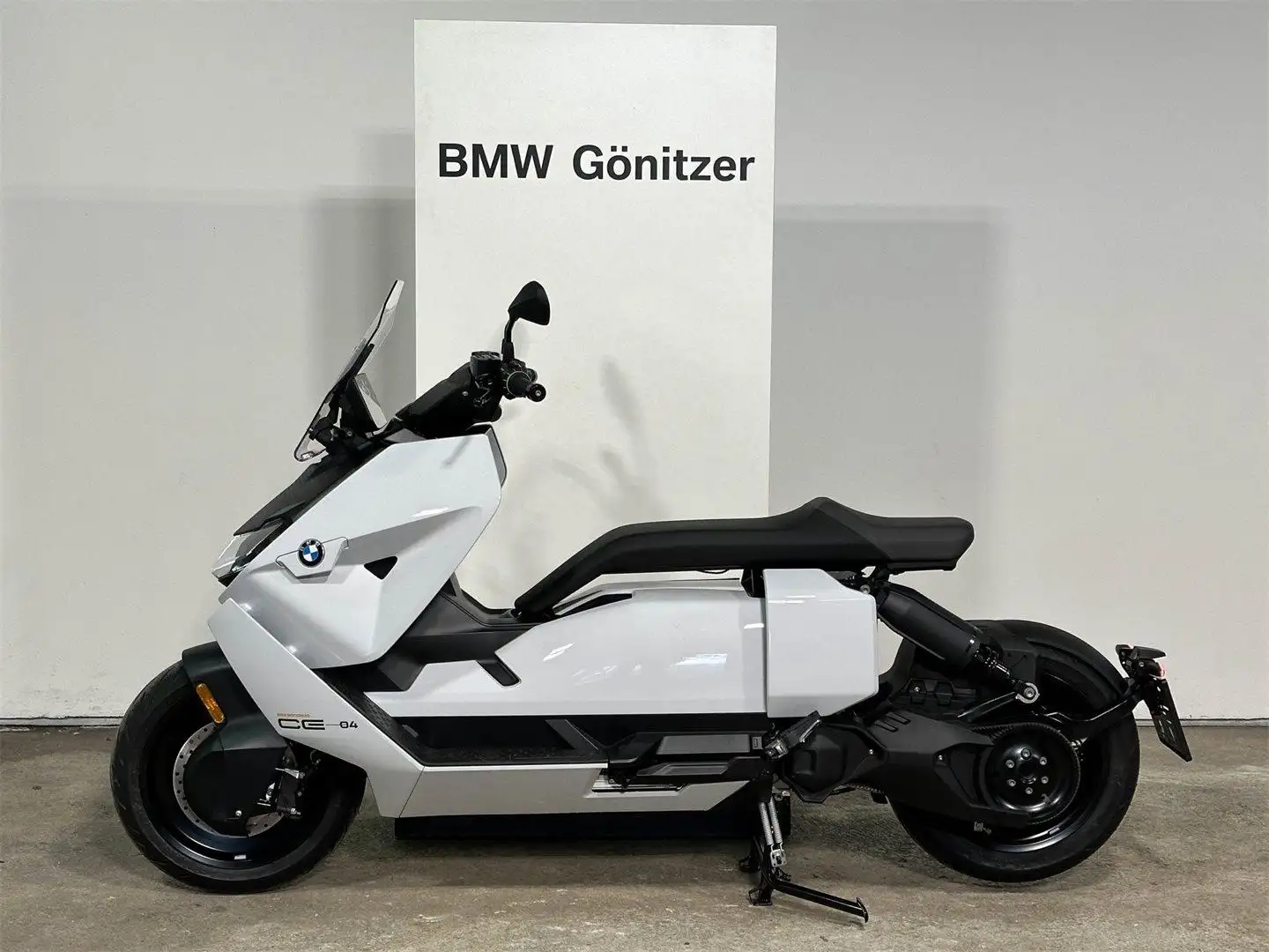 BMW CE04 White - 1