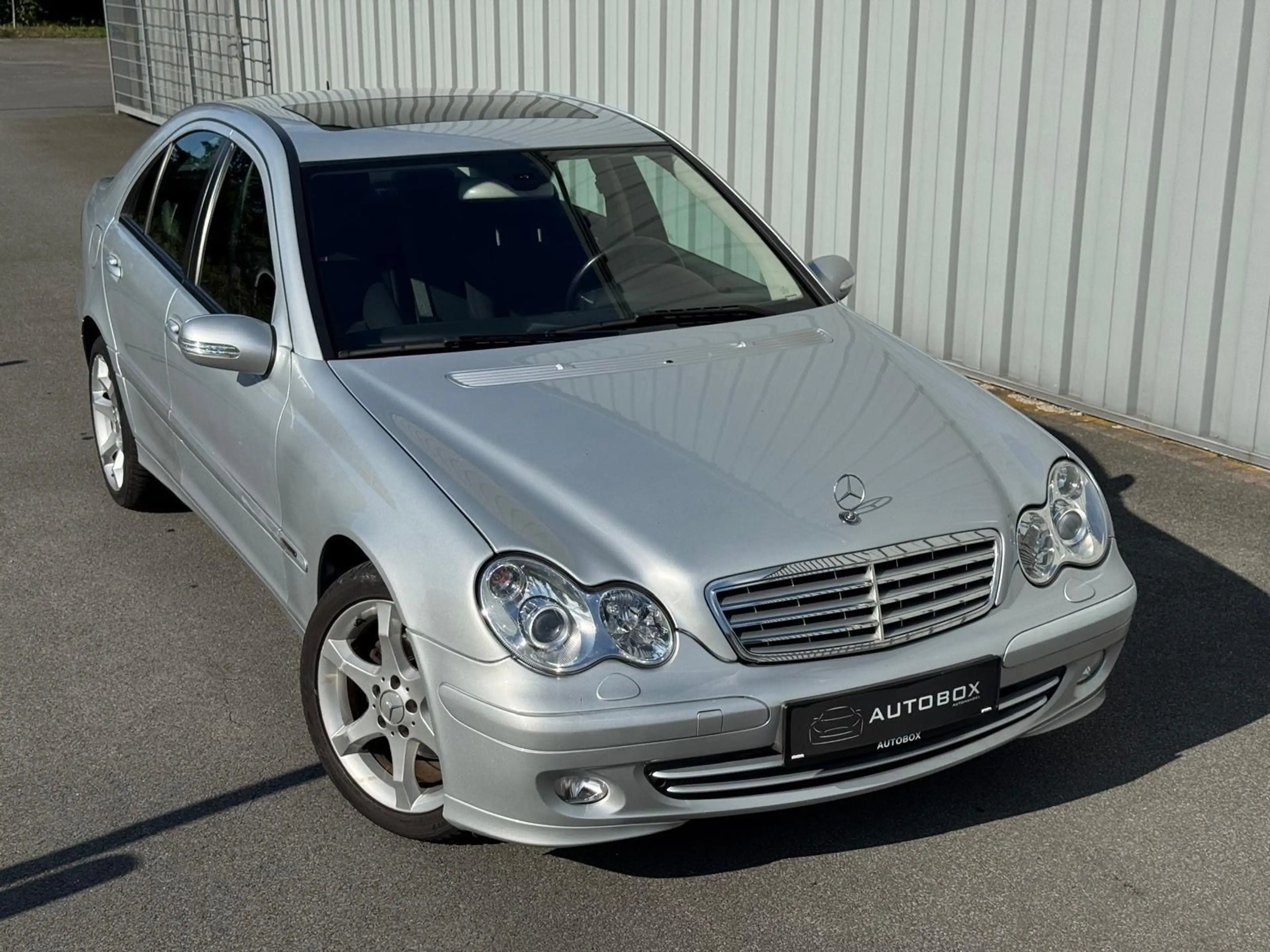 Mercedes-Benz C 180 C Lim. Sport Edition*AUT*LEDER*39 TKM* — photo 2