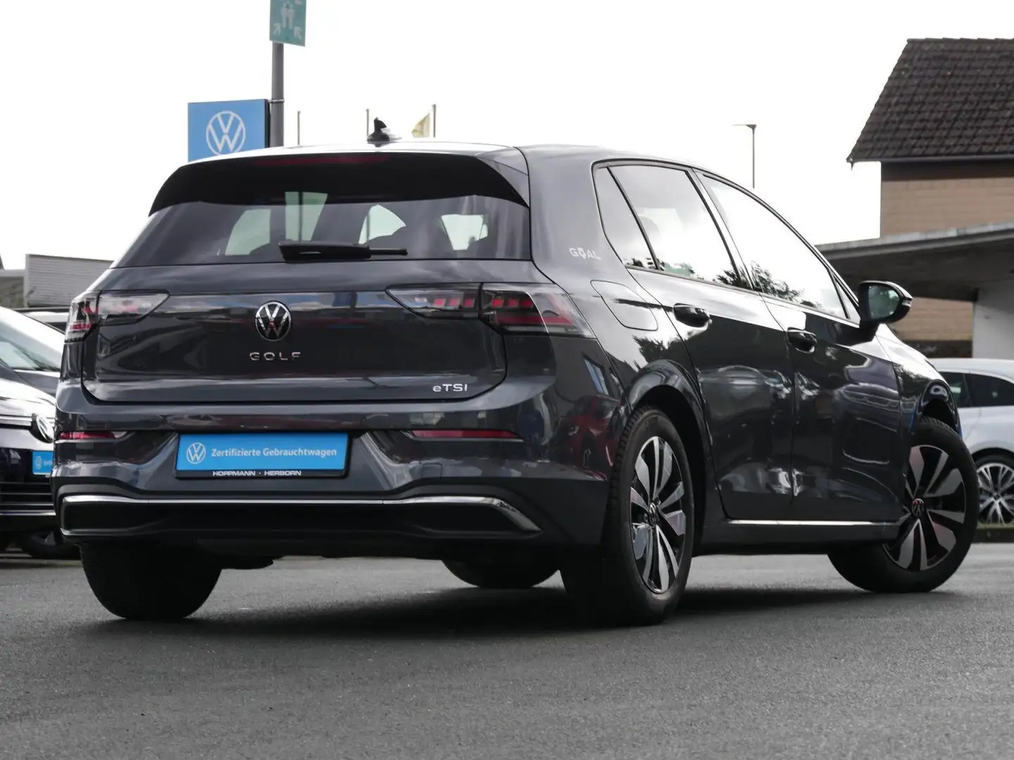 Volkswagen Golf VIII 1.5 eTSI Goal DSG AHK Matrix-LED Kamer Grau - 2