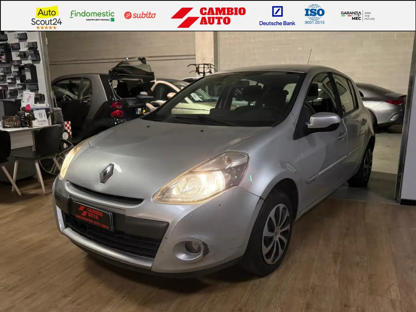 Renault Clio NEOPATENTATI 5p 1.2 16v Luxe Grau - 1